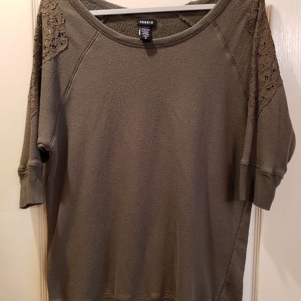Torrid size 0 forest green top.